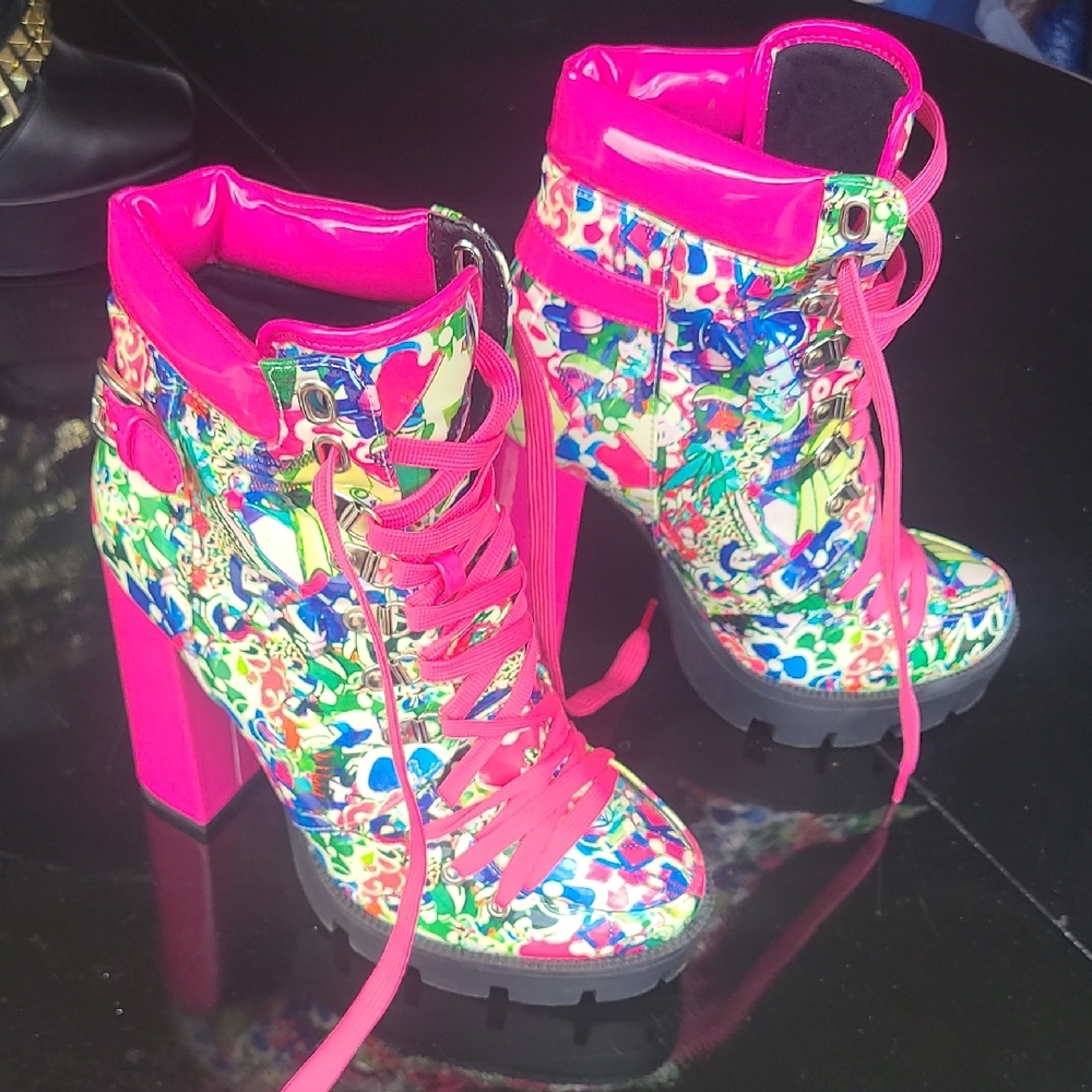 Colorful Women's Heeled Boots with Pink Accents
